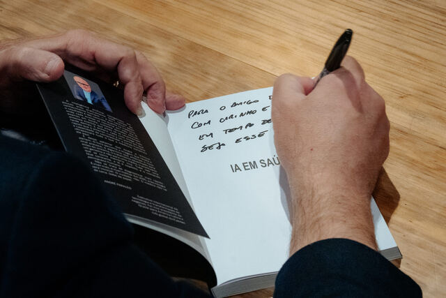 AI in Healthcare book signing night — book signing